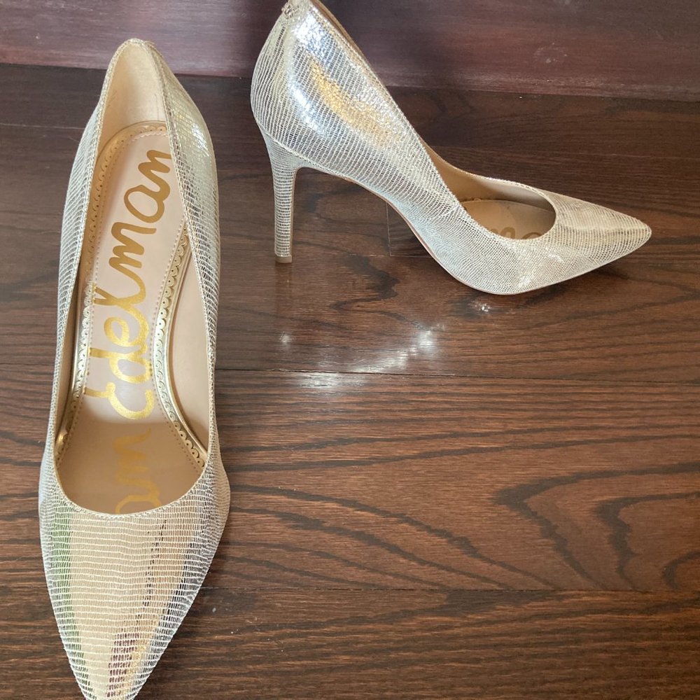Sam Edelman Hazel Pointed Toe Pump - Molten Gold Size 10M